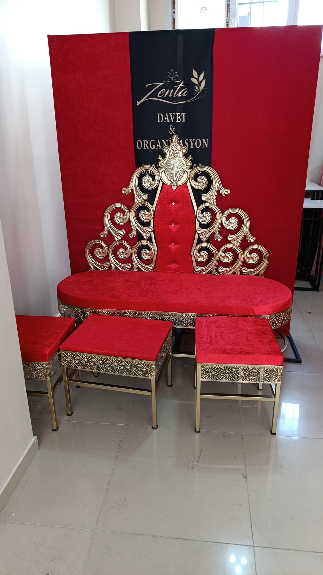 Çiçekli ve Neonlu Arka Fon
